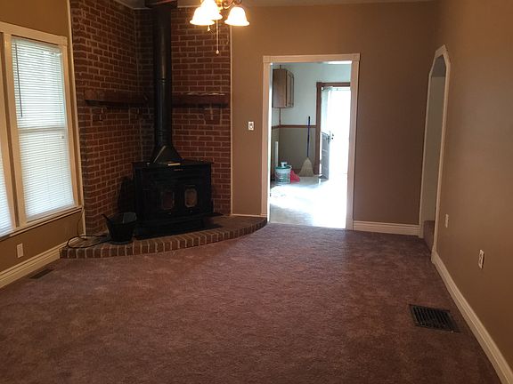 5th image of 134 Glenn St