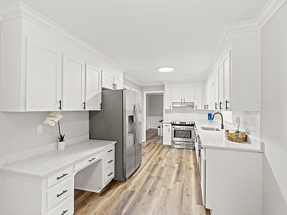 homes for sale in holly tree simpsonville sc