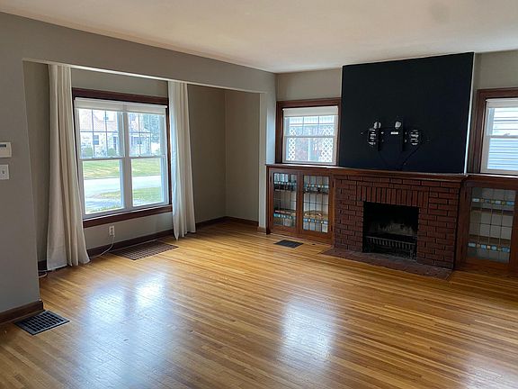 2nd image of 38 E Jeffrey Pl