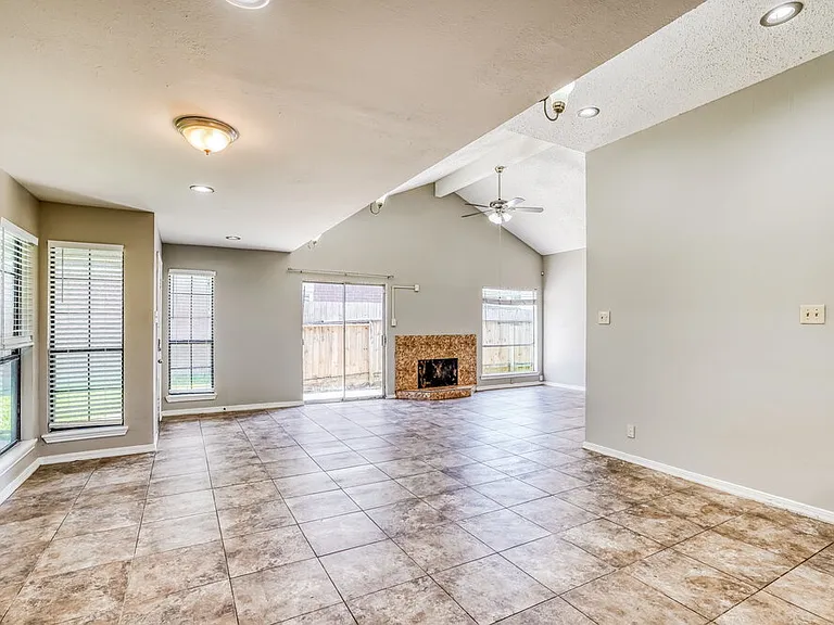 6395 Crossway Dr — Photo 7