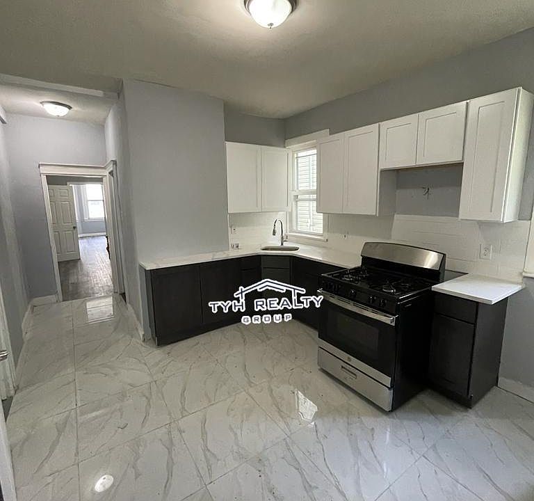 1st image of 36 Norwood St Floor 1