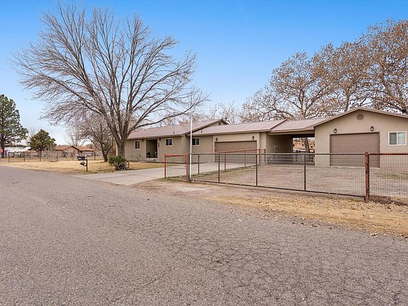 3rd image of 1025 Sandra Ln