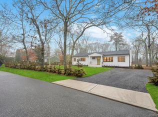 10 Shinnecock Lane, Hampton Bays, NY 11946