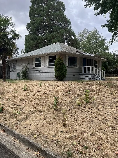 1003 NW Bellevue Pl photo 1