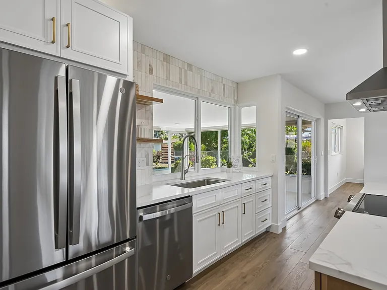 6735 Keystone Dr — Photo 33