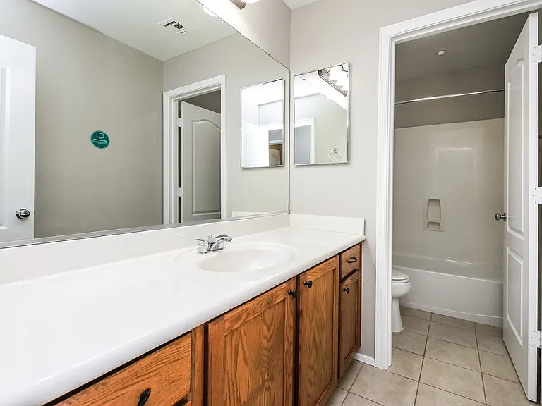 2707 E Bart St — Photo 17