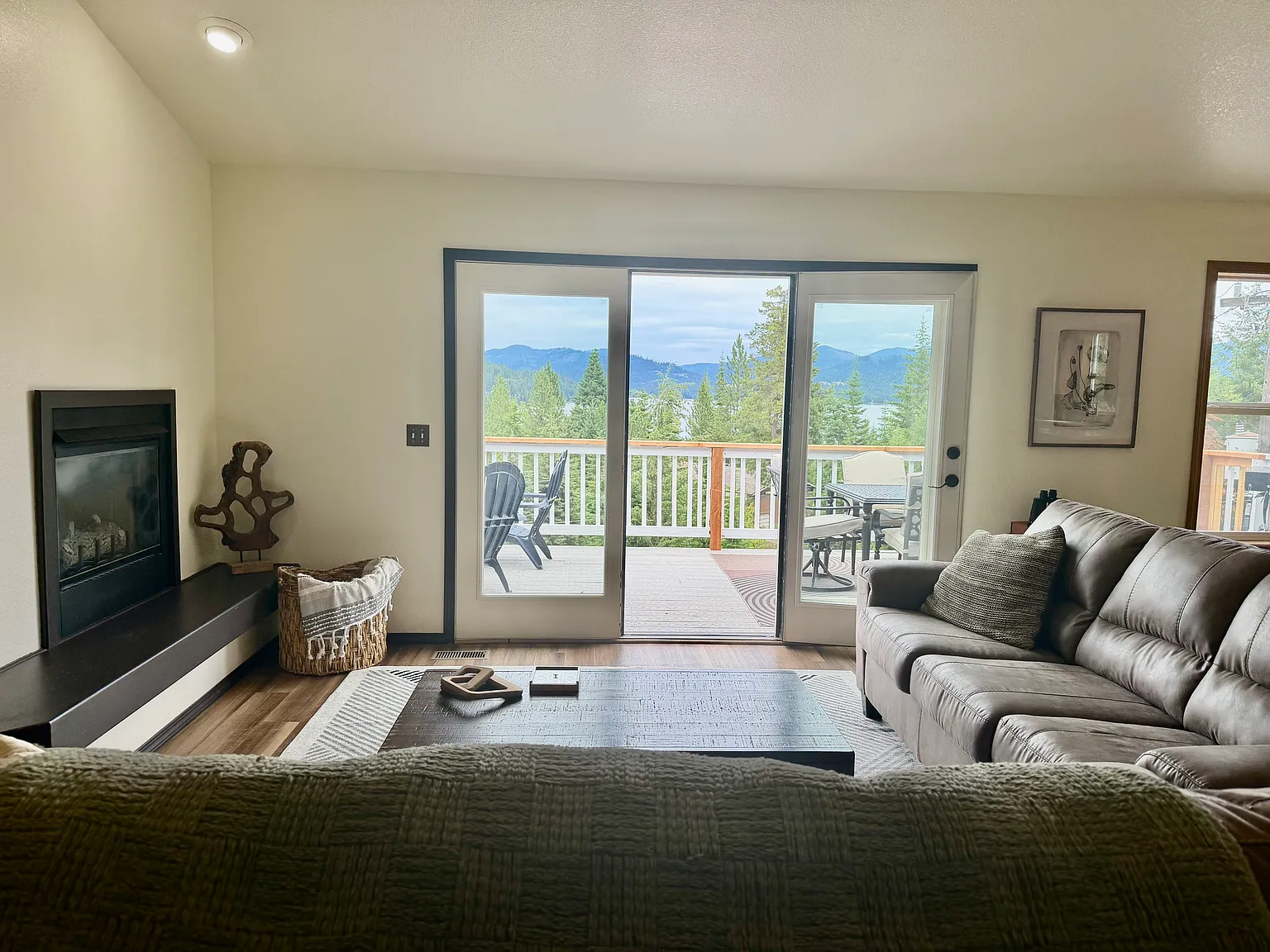 3 bed, 2.5 bath, 2932 sqft, $5,500 — Photo 4