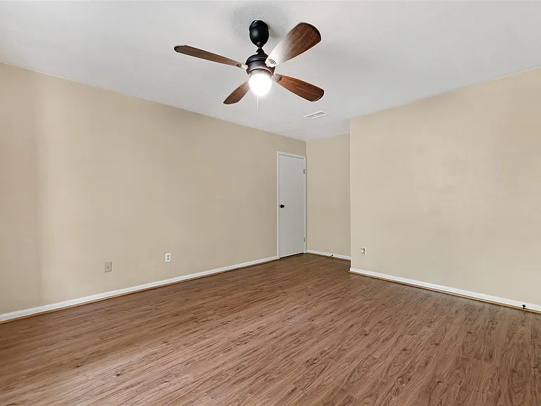 15 Tulip Hill Ct — Photo 22