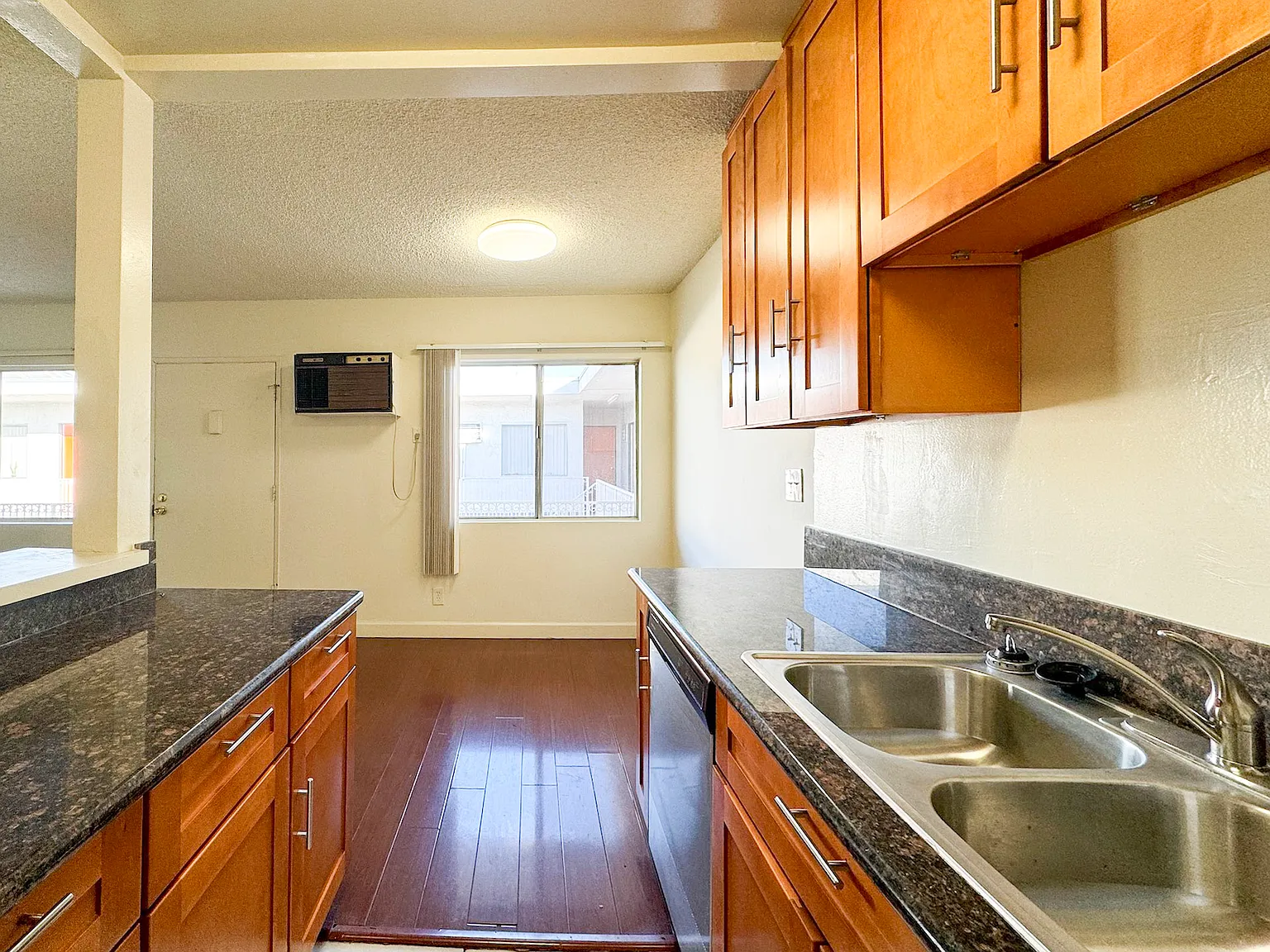 1 bed, 600 sqft, $1,695 — Photo 4