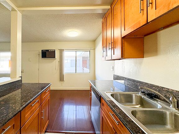 4th image of 4641 La Mirada Ave APT 19