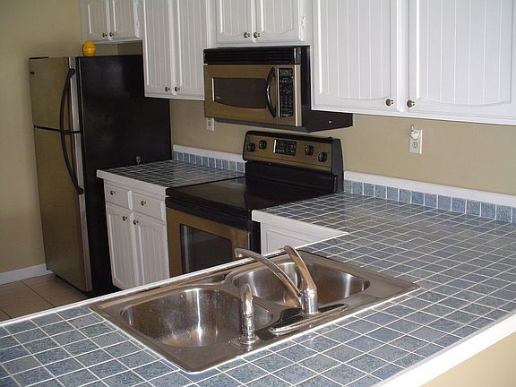 Updated Kitchen/Washer/Dryer