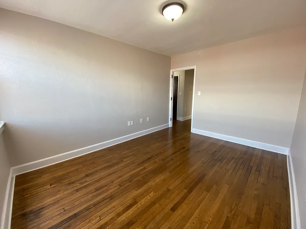 Building Photo - 8 S Hanover St #307