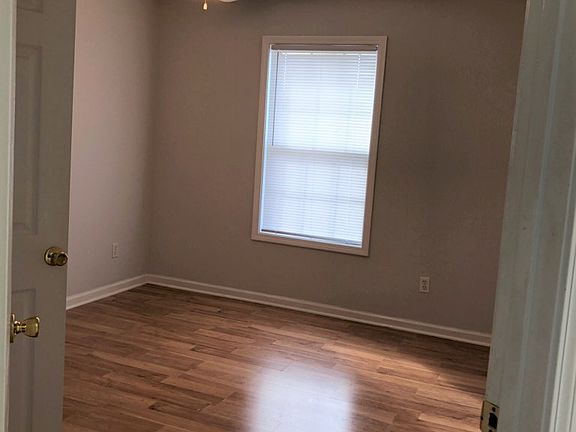 4th image of 1008 Southwood Dr APT C