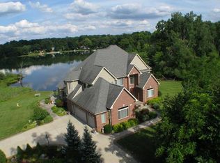 11281 Britney Ln, White Lake, MI 48386