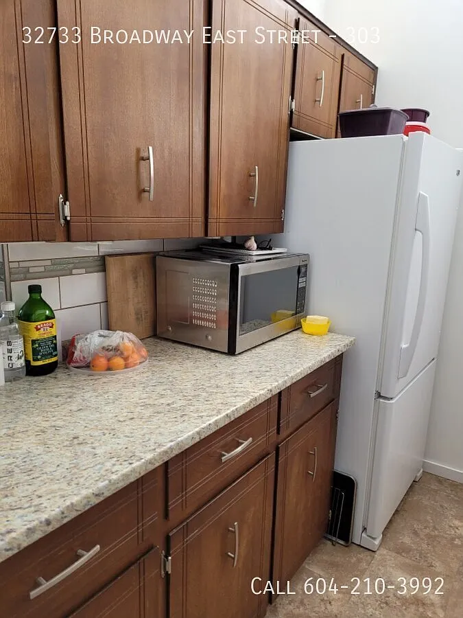 32733 Broadway St E #303 photo 1
