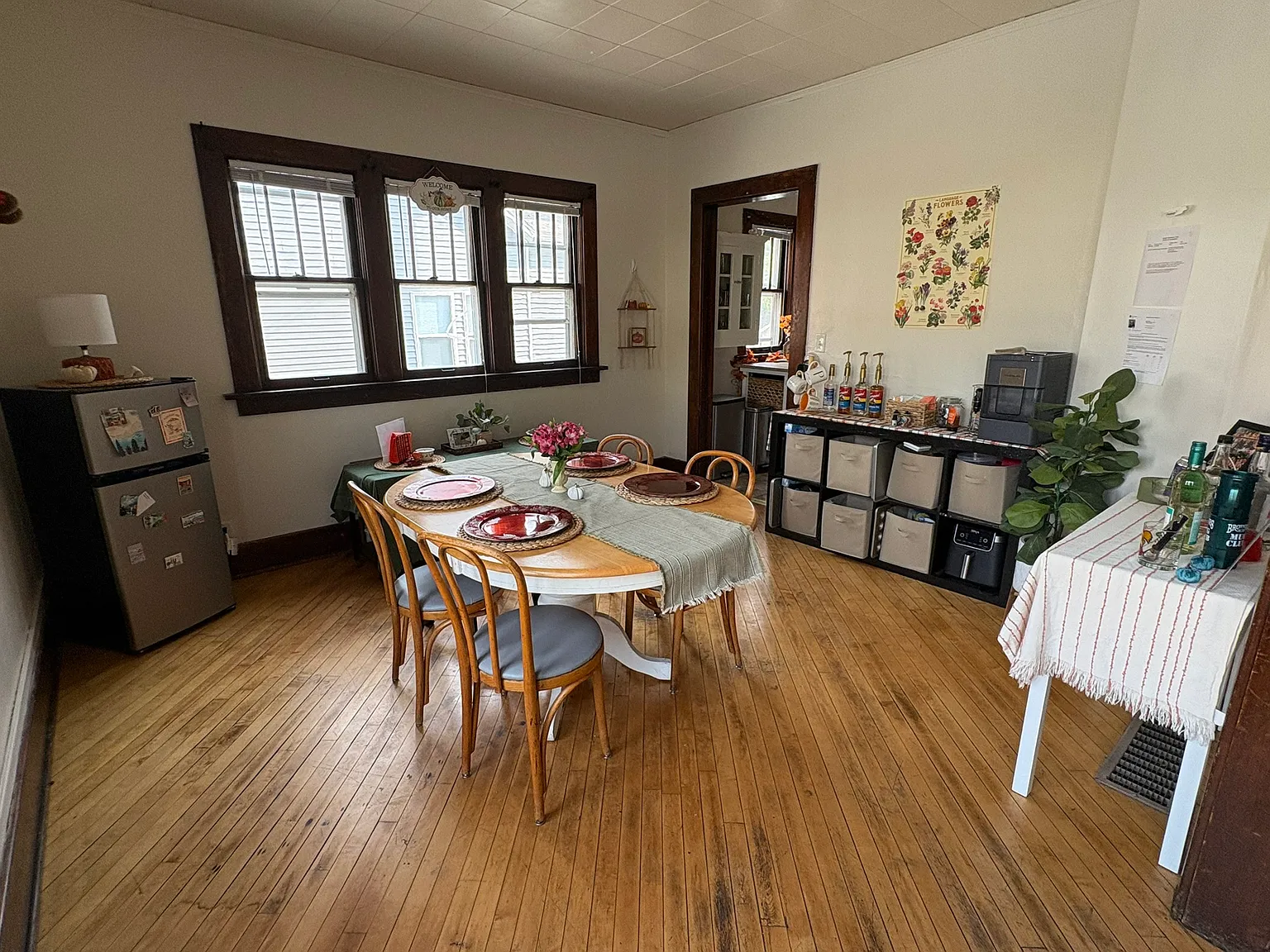 4 bed, 2347 sqft, $2,928 — Photo 4