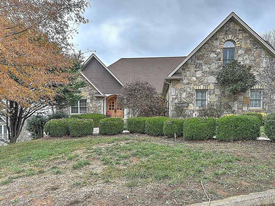 1st image of 1029 Willows Trace Dr