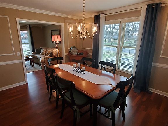 5th image of 120 Circle Crest Dr