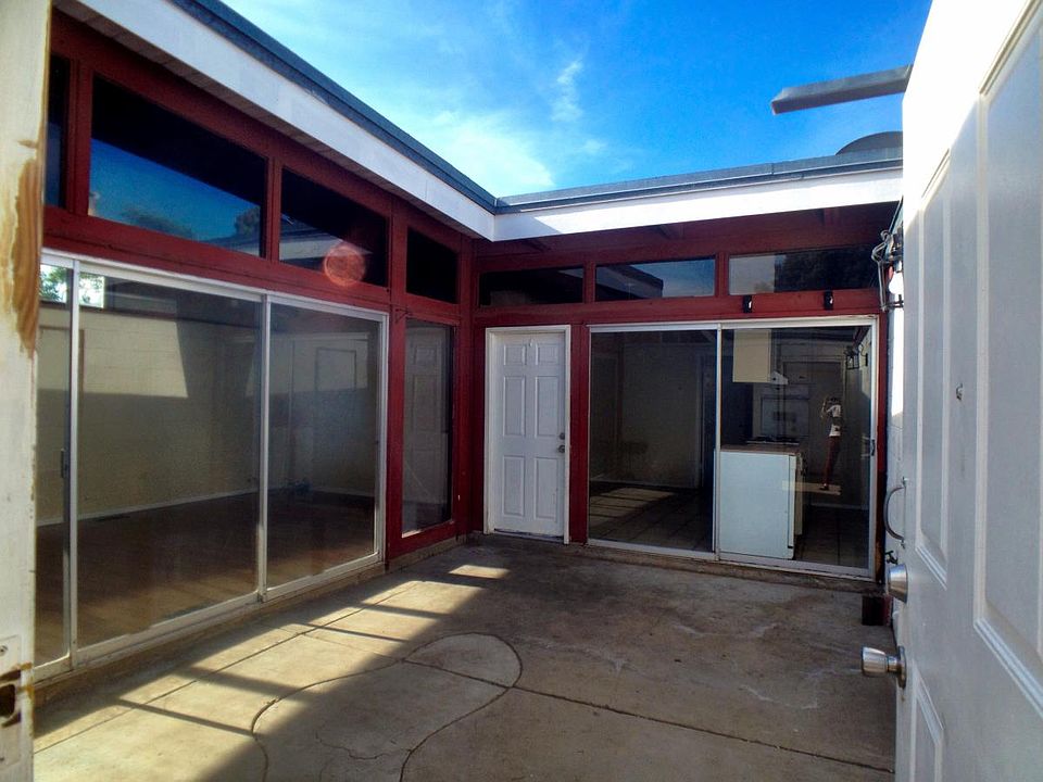 1st image of 1909 Alvarado Dr NE #4-A