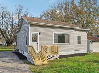 499 3rd St, Geneva, OH 44041