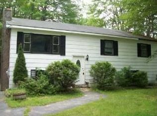 12 Lower Myrtle St, Mechanic Falls, ME 04256