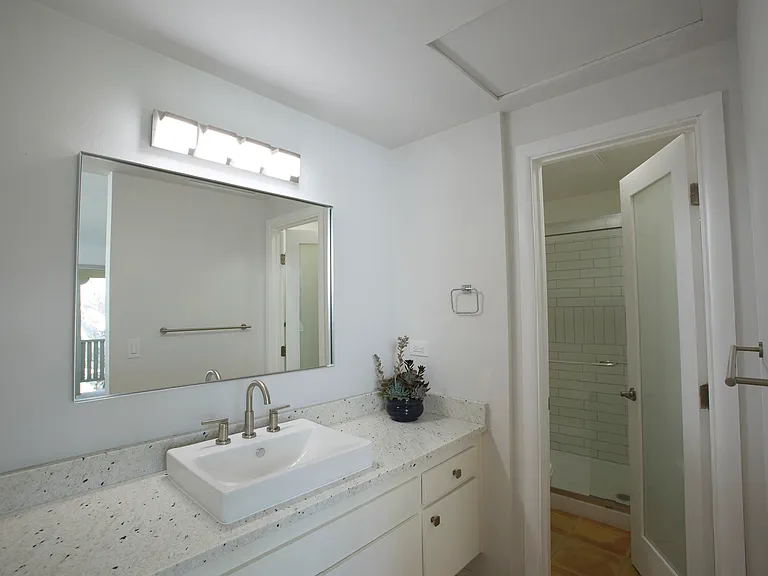 Level 3 ensuite bathroom