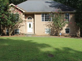 868 Stonebrook Dr, Lithonia, GA 30058