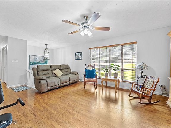 5th image of 7904 Berkshire Blvd