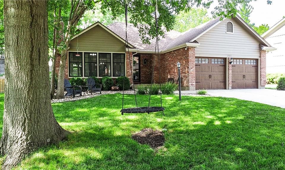 1st image of 1307 NW Timber Oak Dr