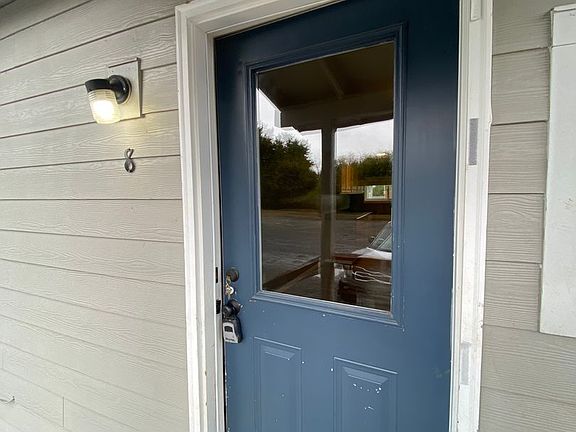 2nd image of 83650 N Pacific Hwy #8