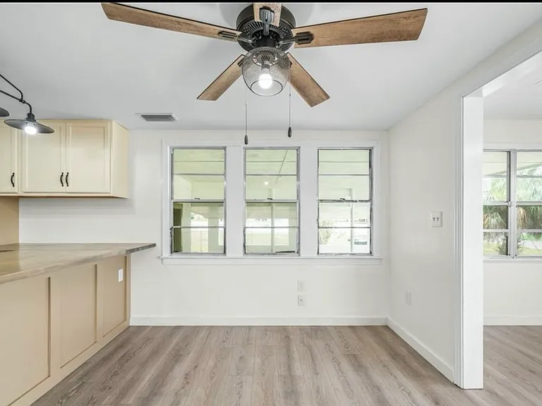 12 N Desoto Ave — Photo 7