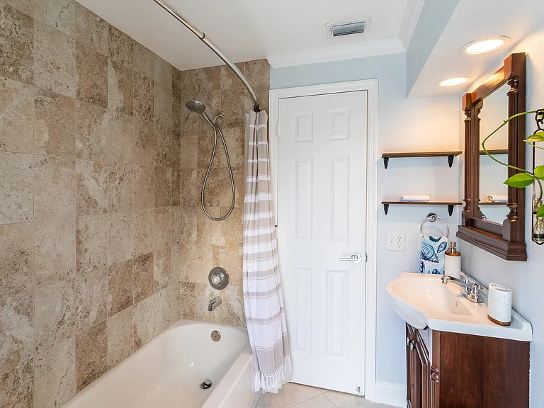9507 Bellewood St — Photo 31