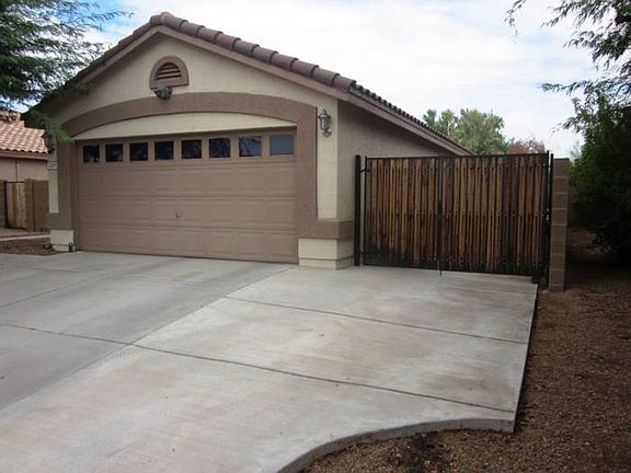 RV Gate + addtnl parking