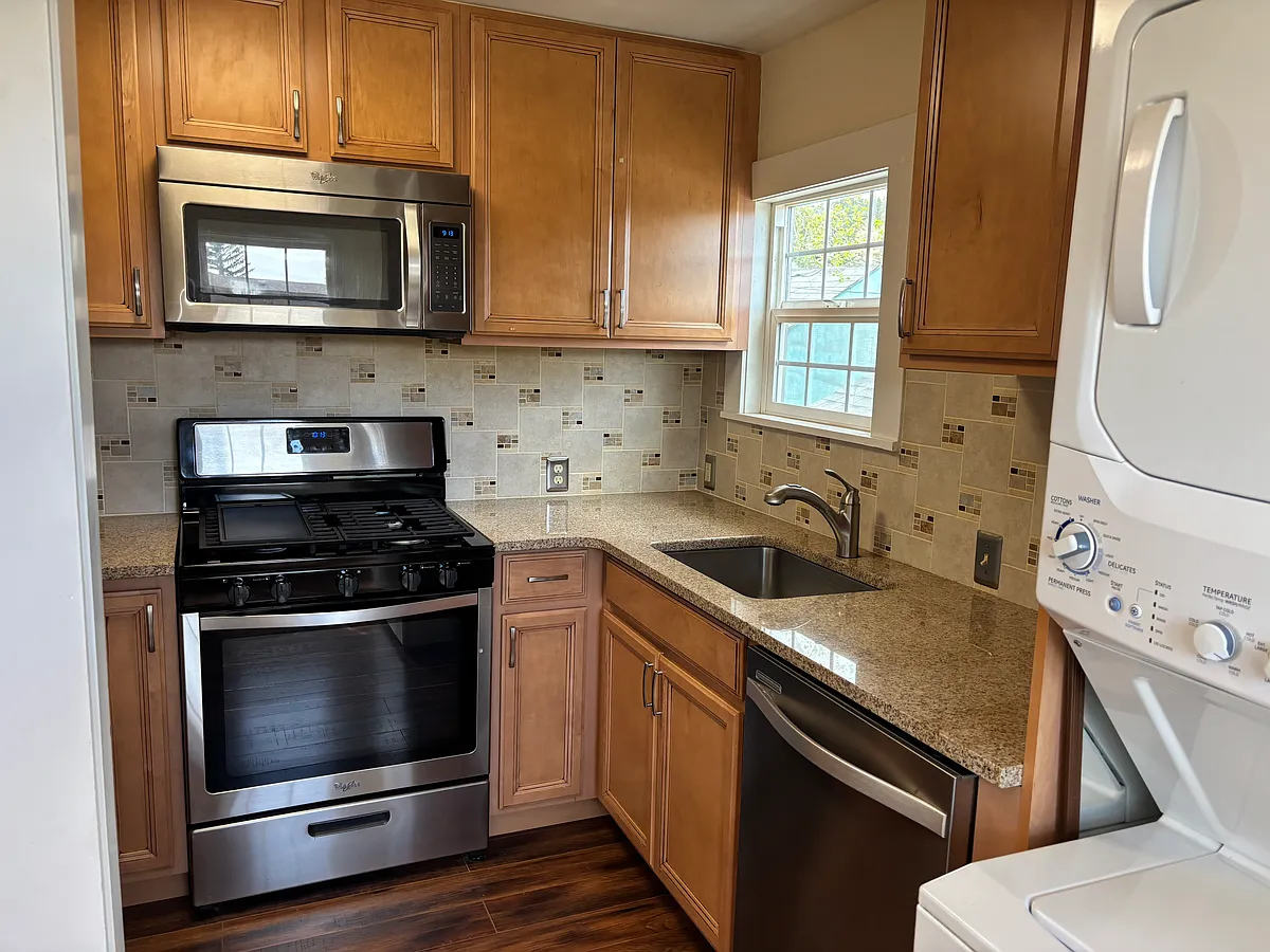 Building Photo - 251 Virginia Dr