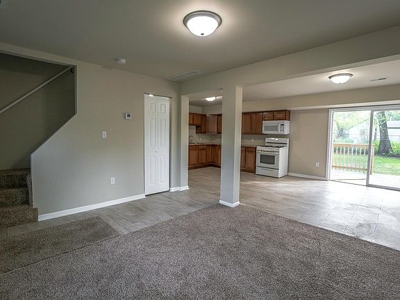 5th image of 3839 E 34th Ave