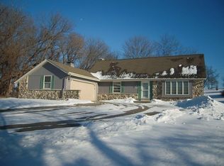 N64W28295 Ruby Cir, Hartland, WI 53029