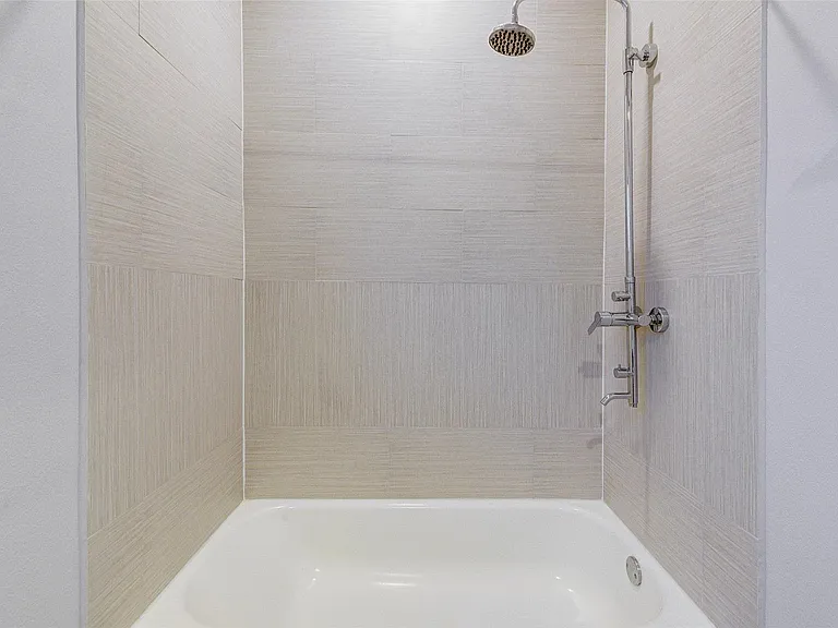 113 Tuam St — Photo 22