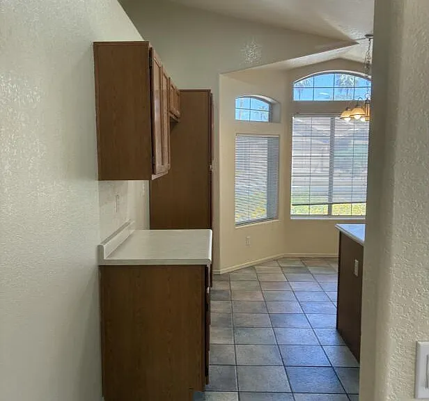 1074 N Saguaro St — Photo 5