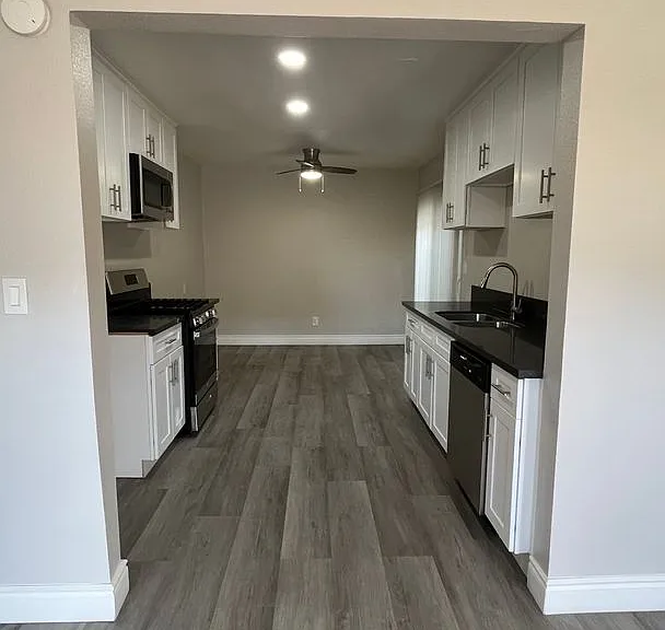 The Riviera Apartments — Photo 9