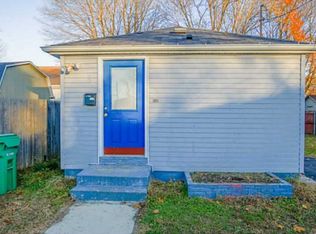 6 Wade St, Warwick, RI 02889