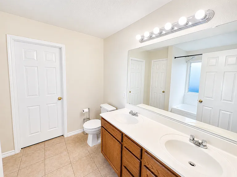 5406 Boot Scootin Ct — Photo 22