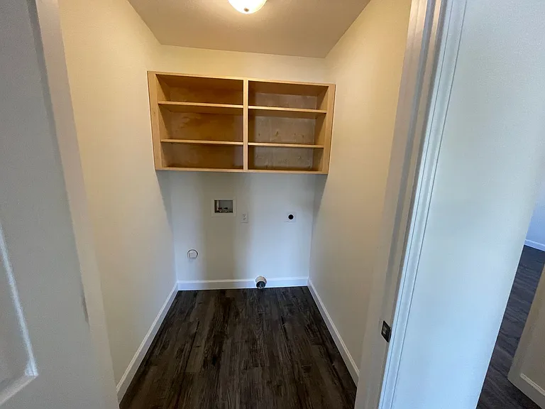 4013 Eugene Dr — Photo 6