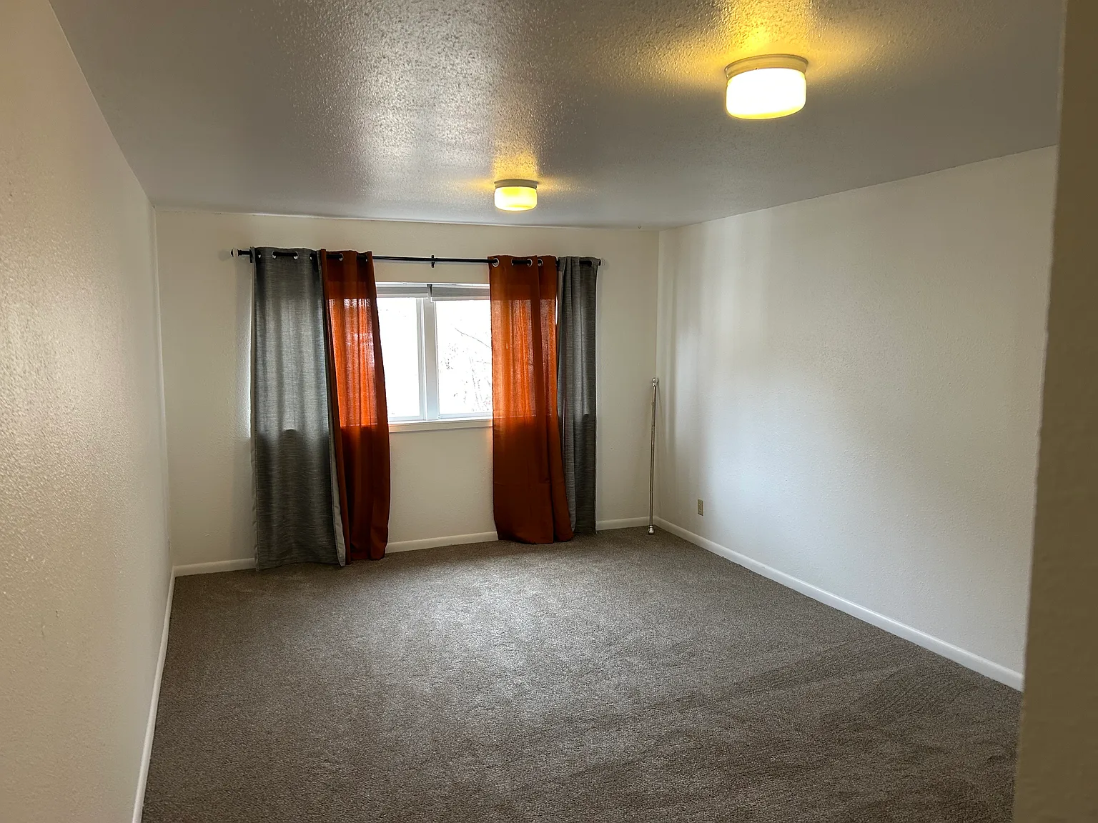 1 bed, 1000 sqft, $2,100 — Photo 4
