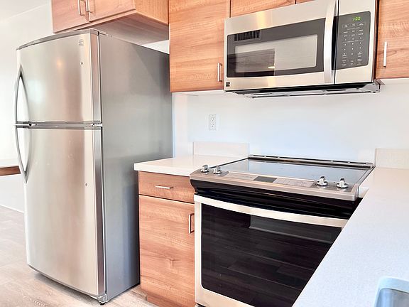 4th image of 626 N 5th Ave APT 111