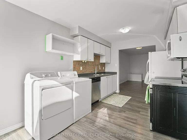 87 Rundle Cres — Photo 10