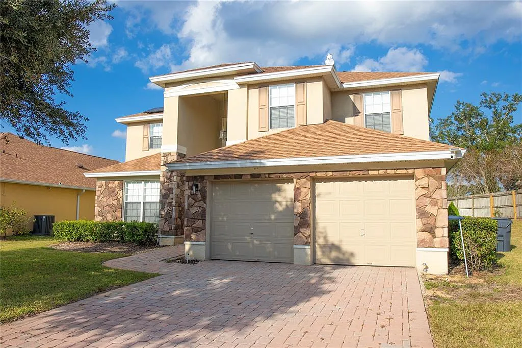 5 bed, 3.5 bath, 2609 sqft, $3,700 — Photo 1