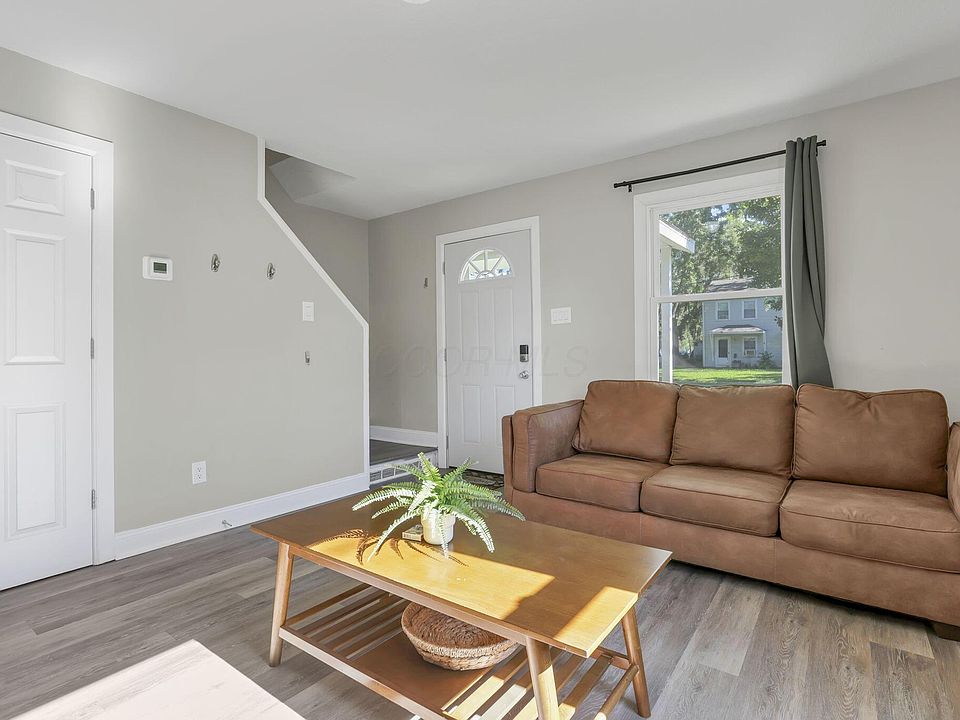 1st image of 4615-4617 Langley Ave Unit 17