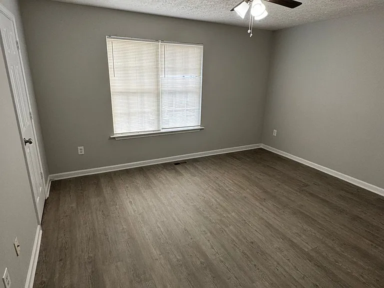 142 Point Place Dr — Photo 5