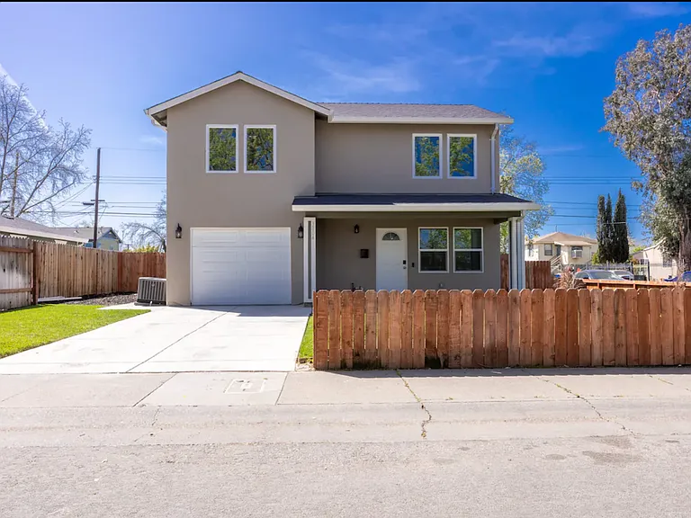 20th Ave — Photo 35