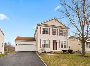 706 Periwinkle Ln, Aurora, IL 60504